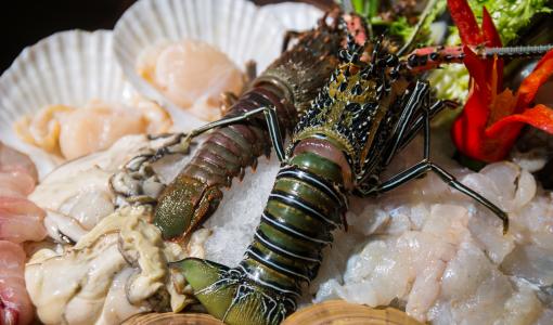 火焰醉鵝煲熱潮湧到港 龍蝦大王推出火焰醉鵝鍋配活龍蝦海鮮拼盤 冬天必食之選