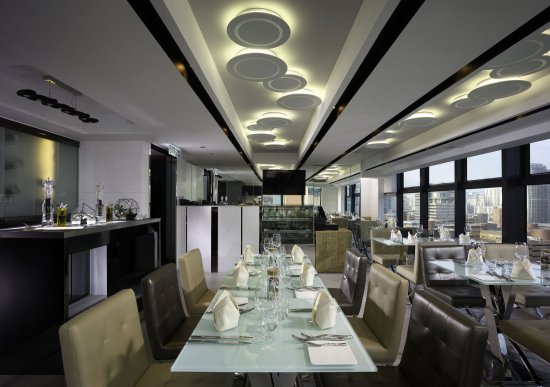 uptop-bistro-and-bar-interior-02.jpg