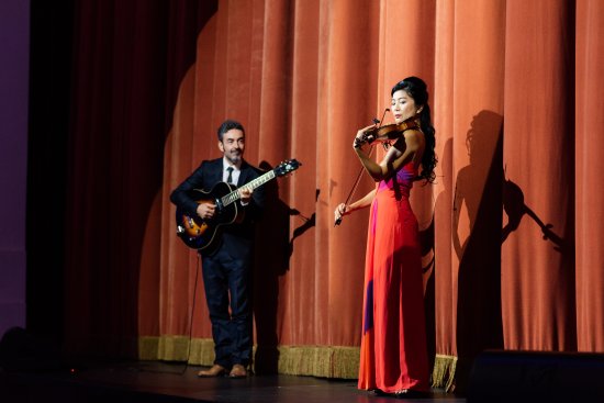 leopoldo-giannola-and-zhang-zhang-onstage.jpg