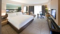 dorsett-grand-subang-deluxe-king-room.jpg