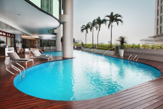 dorsett-kuala-lumpur-swimming-pool.jpg