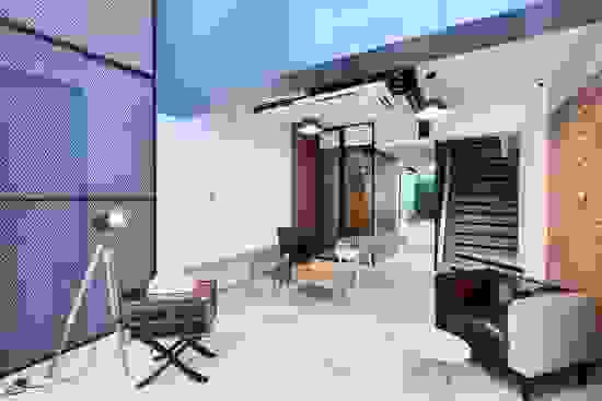 thedesksaiyingpun-reception-area.jpg