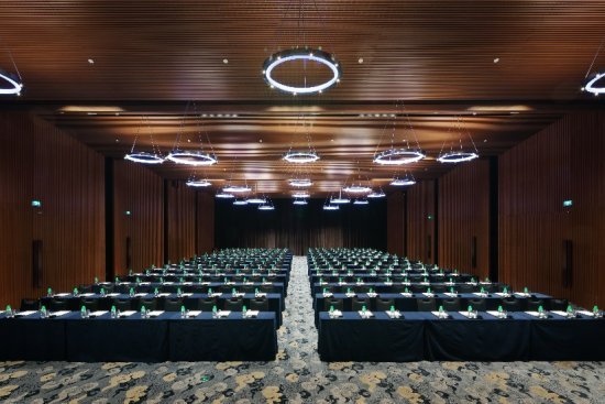 grand-ballroom-at-ln-garden-hotel-nansha.jpg