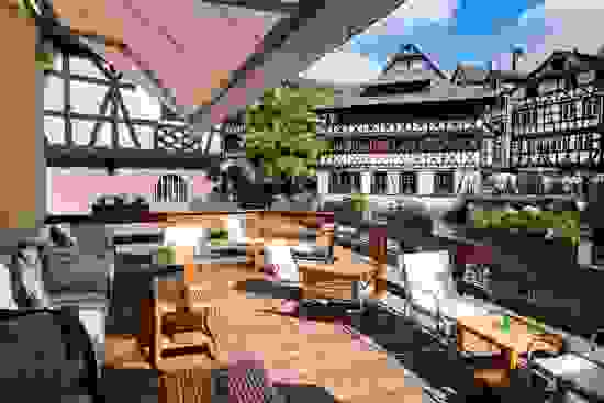 bar-champagne-at-regent-petite-france-spa.jpg