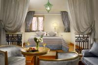 romantic-junior-suite-at-grand-hotel-savoia.jpg