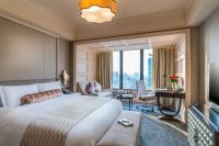 signature-premium-room-at-caravelle-saigon.jpg