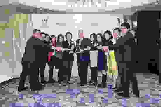 benchmark-wealth-mgt-award-photo.jpg
