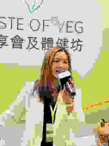 lianapressfile-1741076716661.jpg