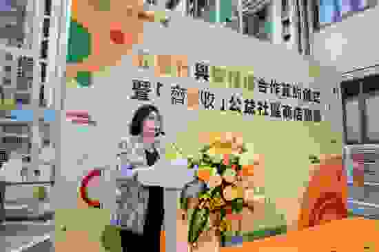 e9-bd-8axifu-e5-89-b5-e8-be-a7renliangtangqing-e5-84-80nvshi.jpg